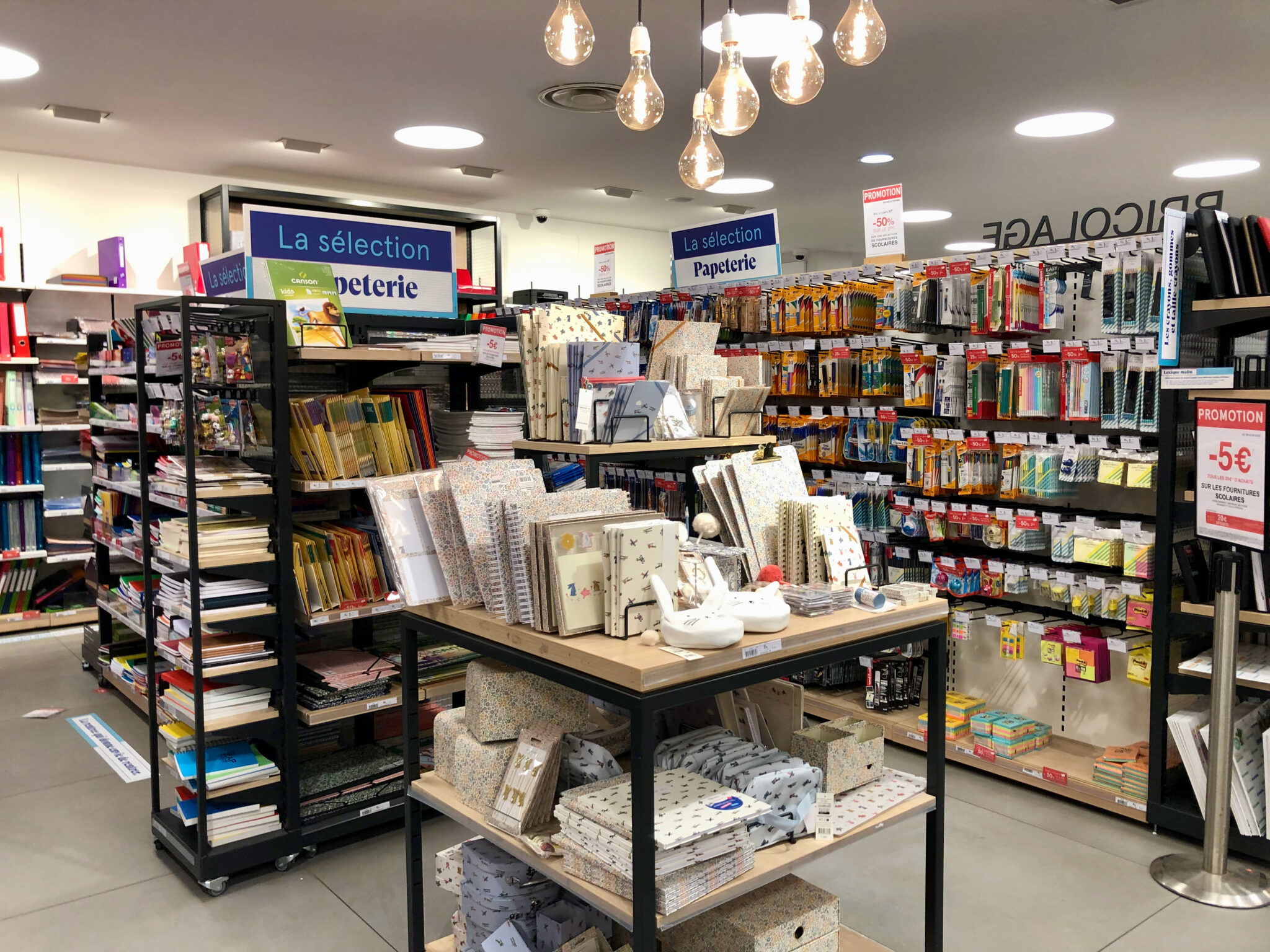 typical-school-supplies-in-france-am-ricaine-in-france